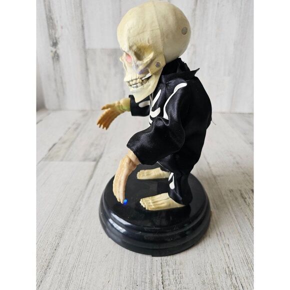 Gemmy Dancing skeleton grave raver Viva la loca Halloween prop animated light up - Picture 4 of 9